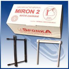 Archivační spony, plastové, 50ks v bal., 8cm + přenašeč, černé. MIRON 2