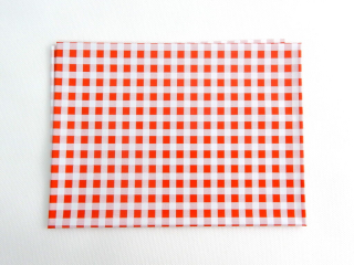 Ubrus na školní lavice 50x65 cm, červené káro